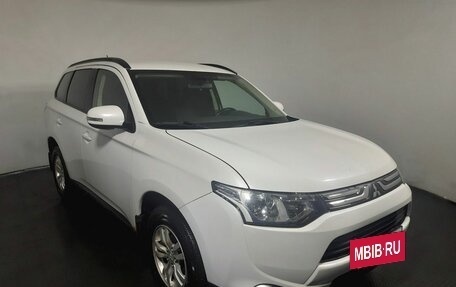 Mitsubishi Outlander III рестайлинг 3, 2012 год, 1 370 000 рублей, 3 фотография