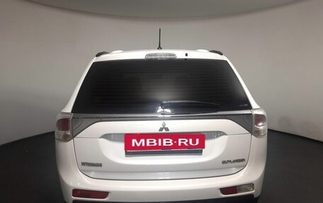 Mitsubishi Outlander III рестайлинг 3, 2012 год, 1 370 000 рублей, 5 фотография
