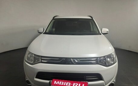 Mitsubishi Outlander III рестайлинг 3, 2012 год, 1 370 000 рублей, 2 фотография