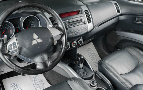 Mitsubishi Outlander III рестайлинг 3, 2012 год, 999 000 рублей, 8 фотография