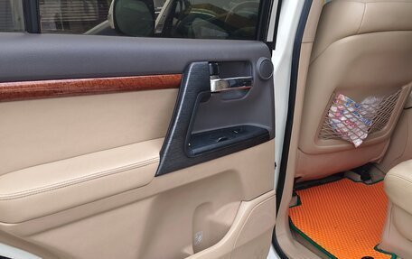 Toyota Land Cruiser 200, 2013 год, 4 000 000 рублей, 4 фотография
