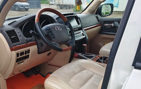 Toyota Land Cruiser 200, 2013 год, 4 000 000 рублей, 5 фотография