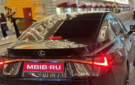 Lexus IS III, 2021 год, 3 950 000 рублей, 2 фотография