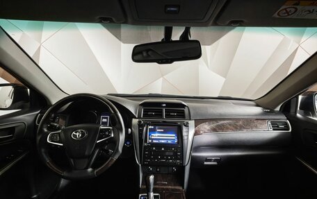 Toyota Camry, 2017 год, 1 647 000 рублей, 14 фотография