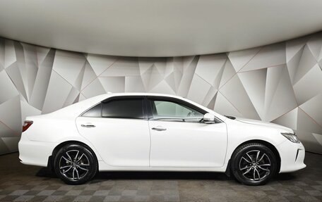 Toyota Camry, 2017 год, 1 647 000 рублей, 6 фотография