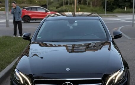 Mercedes-Benz E-Класс, 2019 год, 2 500 000 рублей, 1 фотография