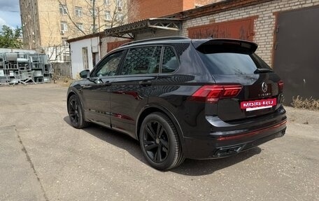 Volkswagen Tiguan II, 2021 год, 3 700 000 рублей, 2 фотография