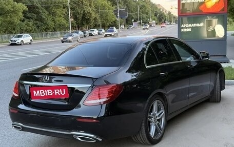 Mercedes-Benz E-Класс, 2019 год, 2 500 000 рублей, 4 фотография