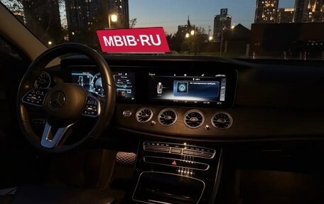 Mercedes-Benz E-Класс, 2019 год, 2 500 000 рублей, 8 фотография