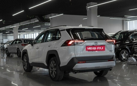 Toyota RAV4, 2025 год, 4 650 000 рублей, 6 фотография
