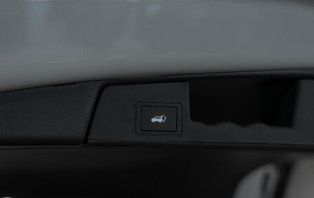 Toyota RAV4, 2025 год, 4 650 000 рублей, 24 фотография