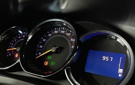 Renault Sandero II рестайлинг, 2015 год, 950 000 рублей, 13 фотография