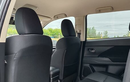Mitsubishi Outlander III рестайлинг 3, 2018 год, 1 999 000 рублей, 10 фотография