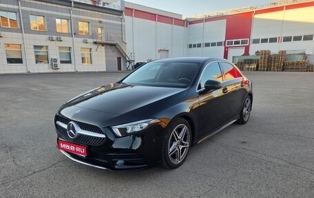 Mercedes-Benz A-Класс, 2019 год, 2 400 000 рублей, 1 фотография
