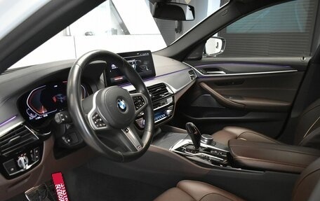 BMW 5 серия, 2020 год, 5 390 000 рублей, 31 фотография