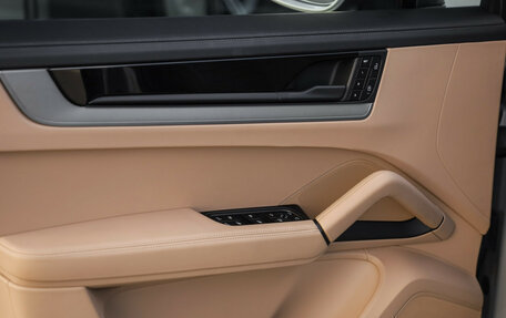 Porsche Cayenne III, 2025 год, 17 490 000 рублей, 25 фотография