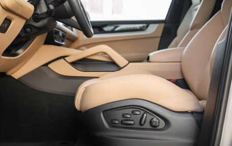 Porsche Cayenne III, 2025 год, 17 490 000 рублей, 28 фотография
