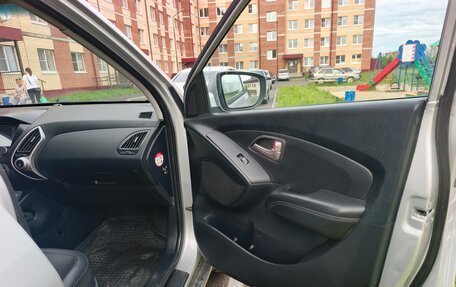 Hyundai ix35 I рестайлинг, 2011 год, 900 000 рублей, 14 фотография