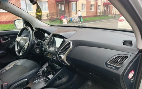 Hyundai ix35 I рестайлинг, 2011 год, 900 000 рублей, 17 фотография
