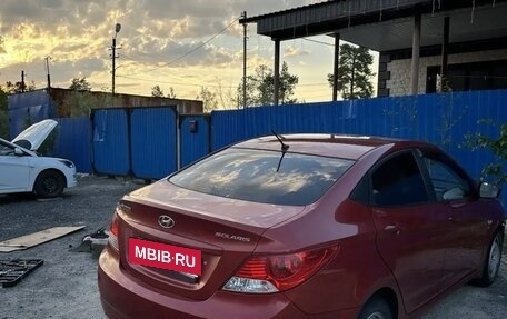 Hyundai Solaris II рестайлинг, 2012 год, 420 000 рублей, 2 фотография