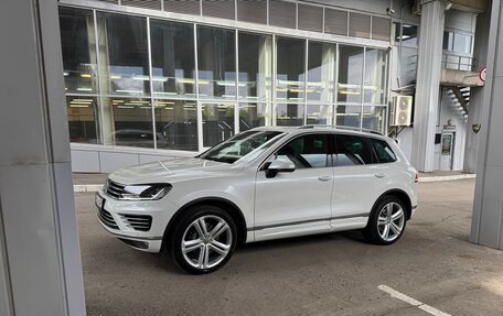Volkswagen Touareg III, 2015 год, 4 590 000 рублей, 3 фотография