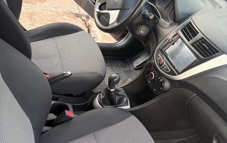 Hyundai Solaris II рестайлинг, 2011 год, 533 000 рублей, 10 фотография