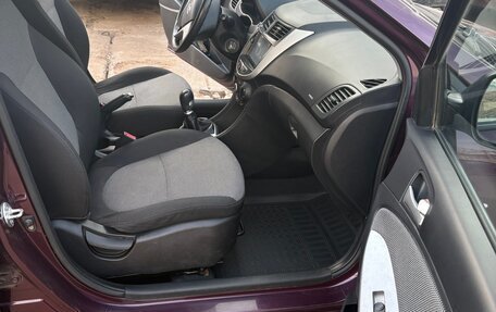 Hyundai Solaris II рестайлинг, 2011 год, 533 000 рублей, 9 фотография