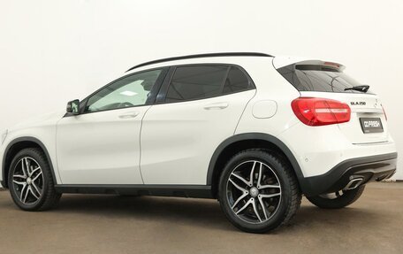 Mercedes-Benz GLA, 2015 год, 1 850 000 рублей, 2 фотография