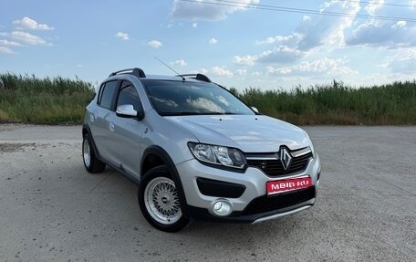 Renault Sandero II рестайлинг, 2016 год, 960 000 рублей, 1 фотография