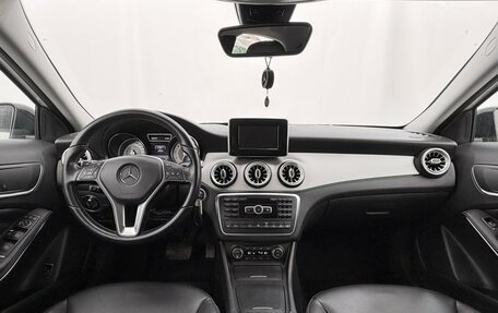 Mercedes-Benz GLA, 2015 год, 1 850 000 рублей, 17 фотография