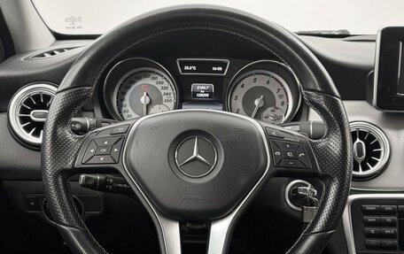 Mercedes-Benz GLA, 2015 год, 1 850 000 рублей, 13 фотография