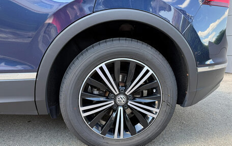 Volkswagen Tiguan II, 2018 год, 2 599 900 рублей, 14 фотография
