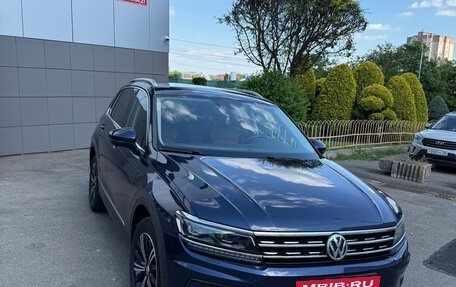 Volkswagen Tiguan II, 2018 год, 2 599 900 рублей, 17 фотография