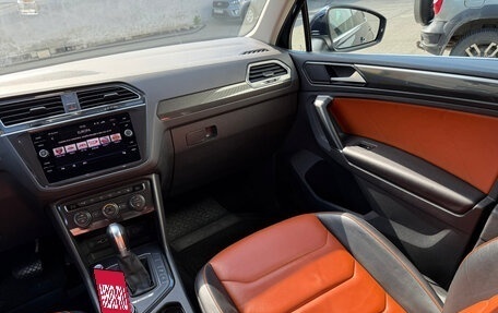 Volkswagen Tiguan II, 2018 год, 2 599 900 рублей, 27 фотография