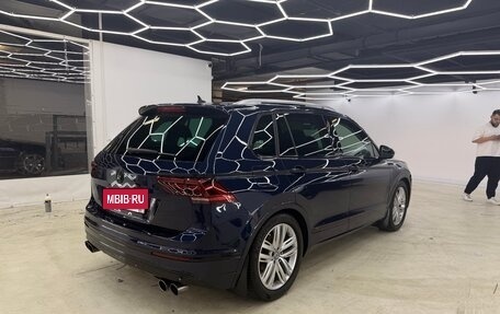 Volkswagen Tiguan II, 2017 год, 2 900 000 рублей, 11 фотография