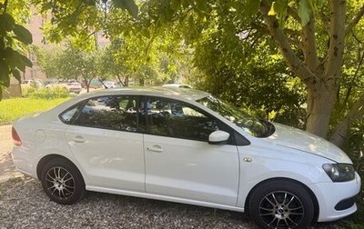 Volkswagen Polo VI (EU Market), 2010 год, 700 000 рублей, 1 фотография