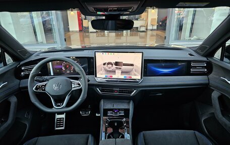 Volkswagen Tiguan, 2026 год, 4 950 000 рублей, 28 фотография