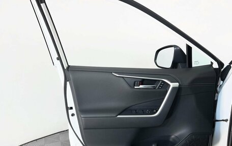 Toyota RAV4, 2021 год, 3 449 000 рублей, 11 фотография