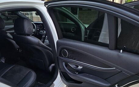 Mercedes-Benz E-Класс, 2019 год, 2 900 000 рублей, 9 фотография