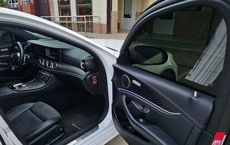 Mercedes-Benz E-Класс, 2019 год, 2 900 000 рублей, 8 фотография