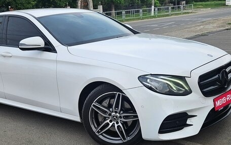 Mercedes-Benz E-Класс, 2019 год, 2 900 000 рублей, 3 фотография