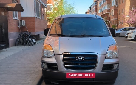 Hyundai Starex I рестайлинг, 2007 год, 780 000 рублей, 2 фотография