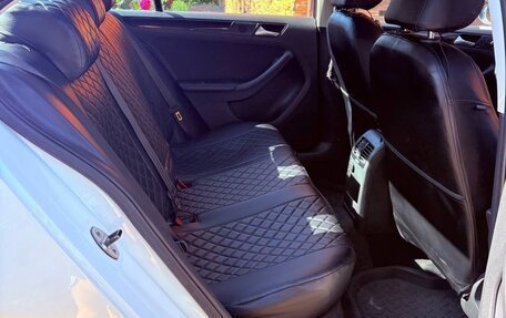 Volkswagen Jetta VI, 2013 год, 1 000 000 рублей, 11 фотография