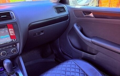 Volkswagen Jetta VI, 2013 год, 1 000 000 рублей, 9 фотография