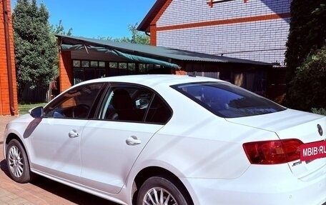 Volkswagen Jetta VI, 2013 год, 1 000 000 рублей, 13 фотография