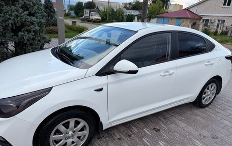 Hyundai Solaris II рестайлинг, 2017 год, 1 100 000 рублей, 2 фотография