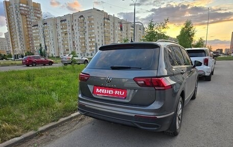 Volkswagen Tiguan II, 2022 год, 2 450 000 рублей, 2 фотография