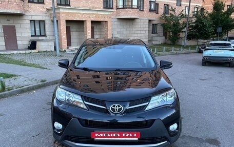 Toyota RAV4, 2014 год, 1 575 000 рублей, 2 фотография