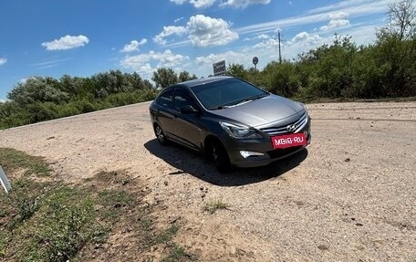 Hyundai Solaris II рестайлинг, 2015 год, 1 050 000 рублей, 5 фотография