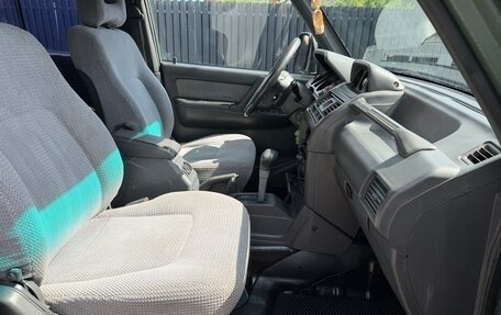 Mitsubishi Pajero III рестайлинг, 1995 год, 600 000 рублей, 12 фотография